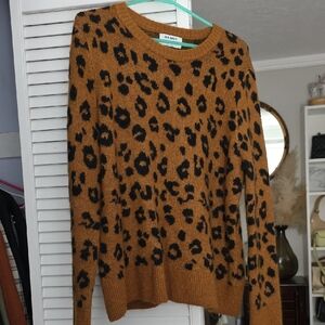 Old Navy Leopard-Print Crewneck Sweater in Camel and Black